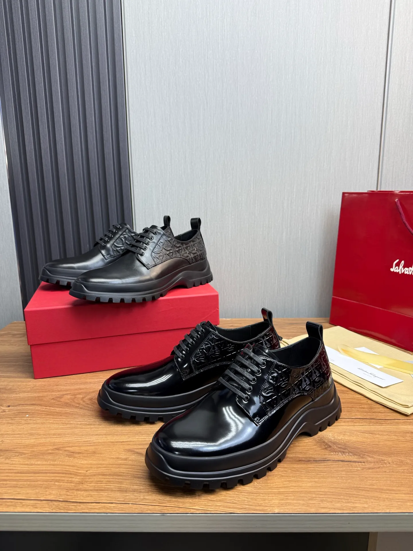 Men's shoes 💰880💰 Ferragamo. [Ferragamo] Men's Loaf leather shoes, the latest hot style, 1:1 original purchase quality, top quality, imported open-edge beaded cowhide leather on the upper, hand-made three-dimensional stitching highlights the round toe design, the inner feet are made of imported cowhide, with original wear-resistant rubber outsole, matching code 39-44, (38, 45 custom-made, non-refundable)